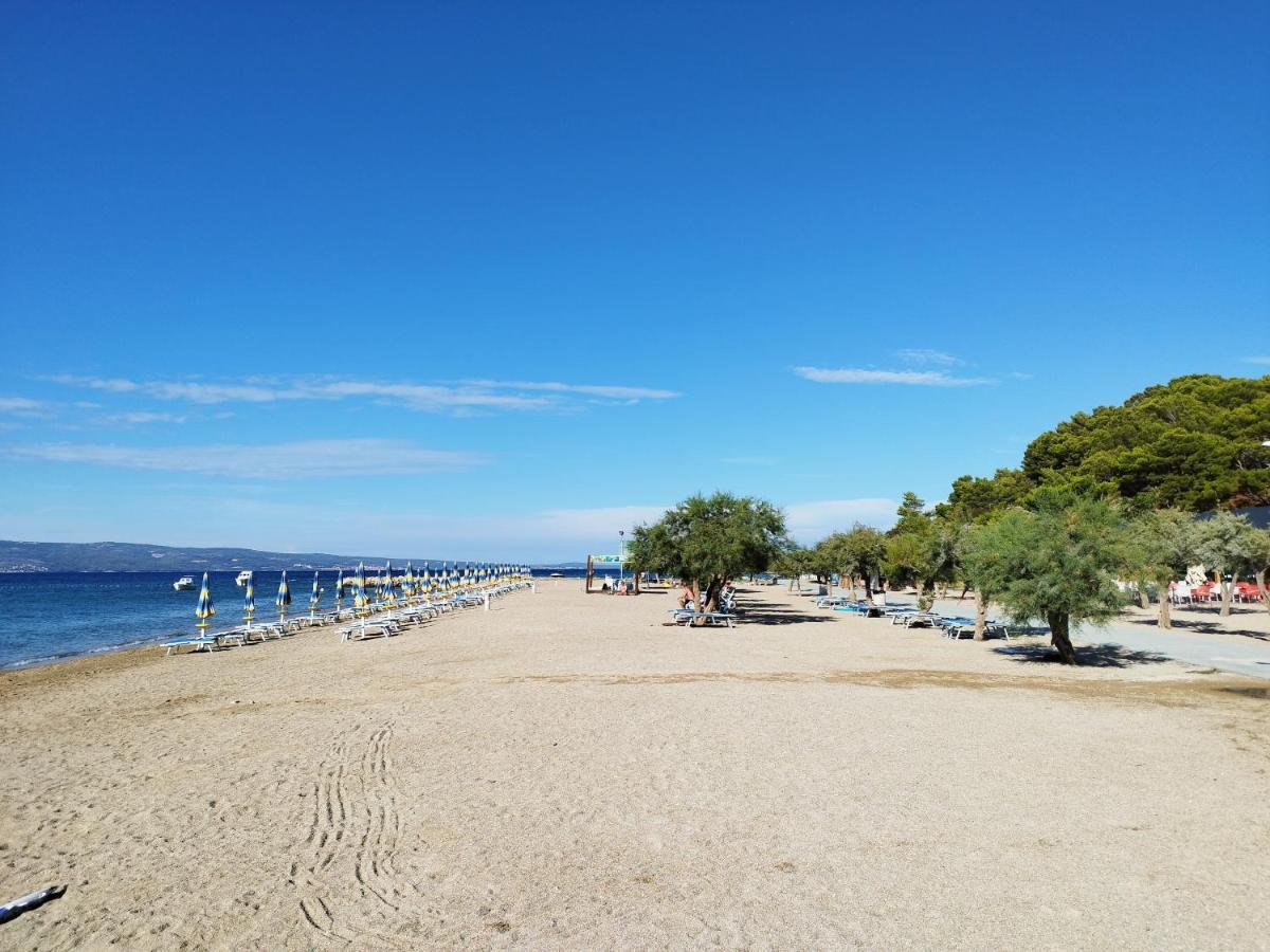Ferienwohnung Am Sandstrand Omiš Buitenkant foto
